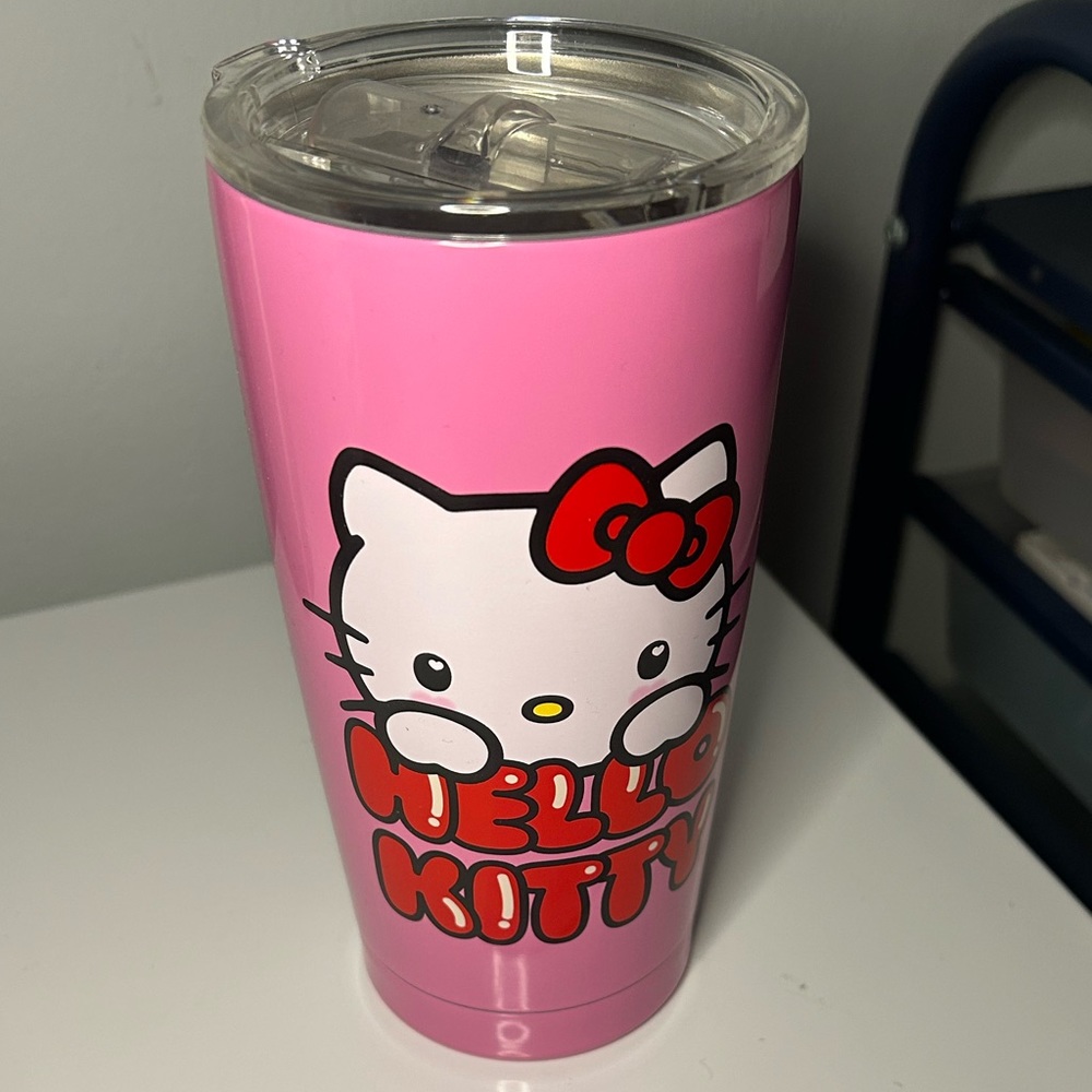 Hello Kitty Valentine’s Day tumbler